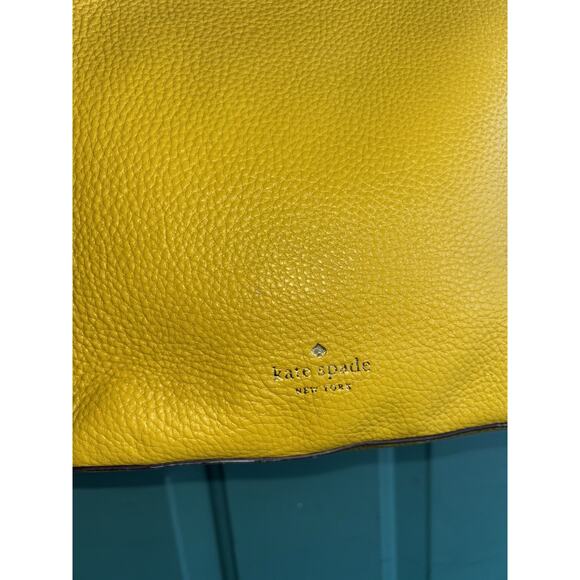 Kate Spade Marti large bucket bag in yellow pebbled leather - Picture 8 of 16